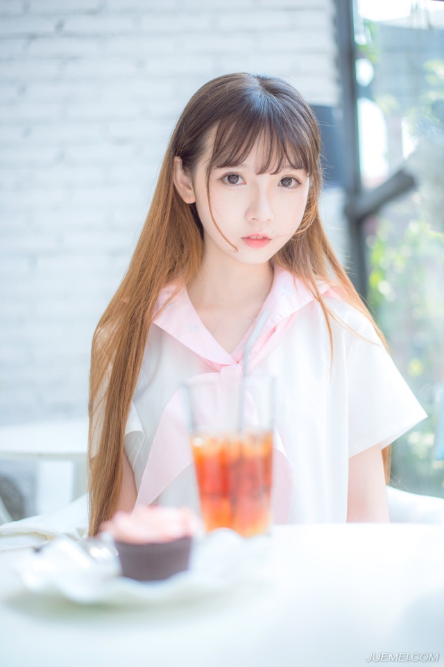 假话如同台词，常常是背熟了再说；真话如同咳嗽，多数是在压抑不住的时候喷涌而出。